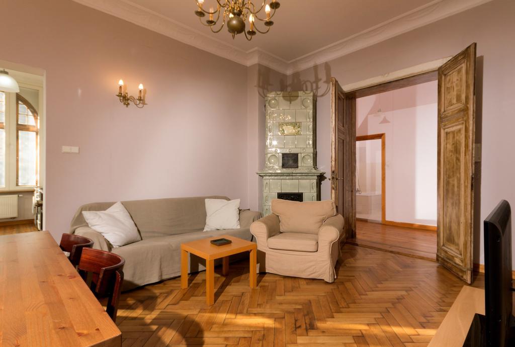 Forum Apartment *